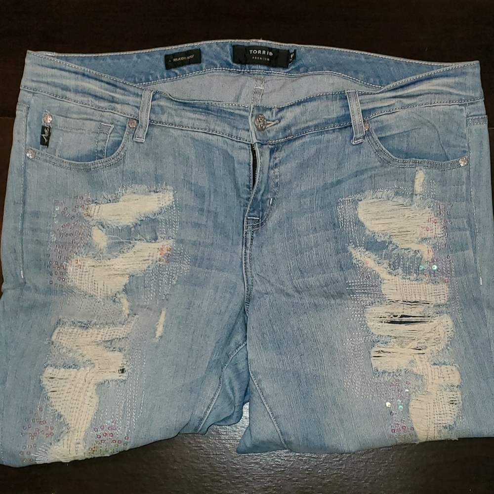 Torrid Distressed/Embelleshed Jeans - 18